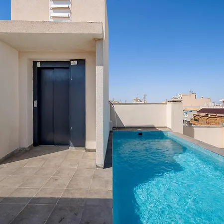 Casa Amorosa - With Pool And Close To Beach, Centre And Bus Station Torrevieja