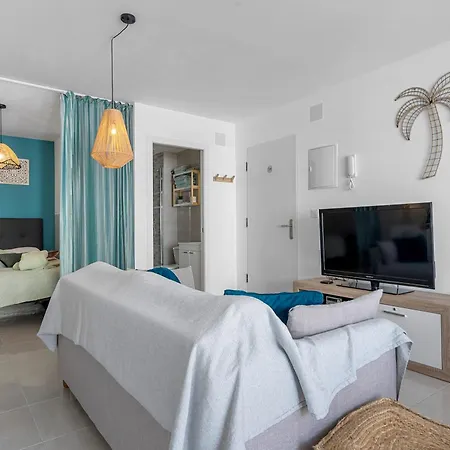 Casa Amorosa - With Pool And Close To Beach, Centre And Bus Station Апартаменты