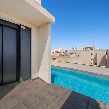Casa Amorosa - With Pool And Close To Beach, Centre And Bus Station
