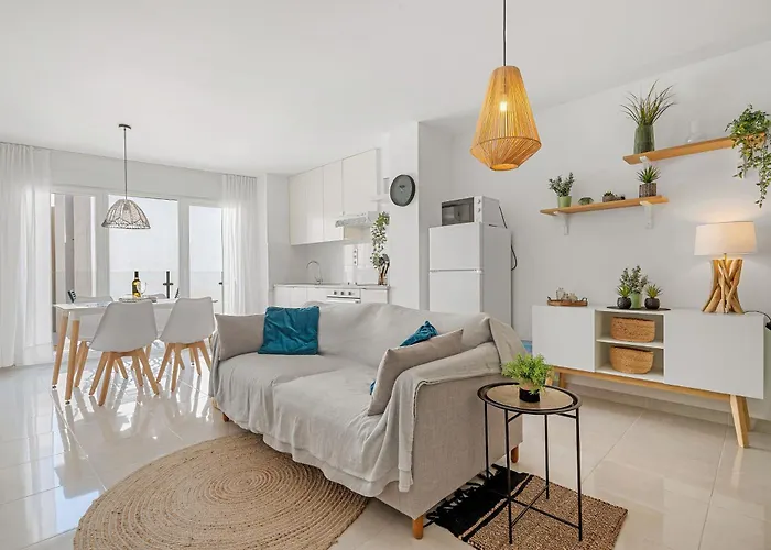 Casa Amorosa - Close To Beach, Centre And Bus Station Apartment Torrevieja