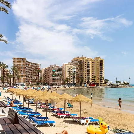 Lejlighed Casa Amorosa - With Pool And Close To Beach, Centre And Bus Station *